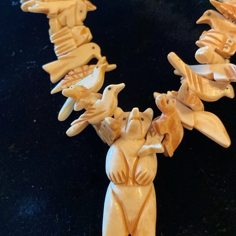 Native American Fetish Necklace - Picture 2 of 7